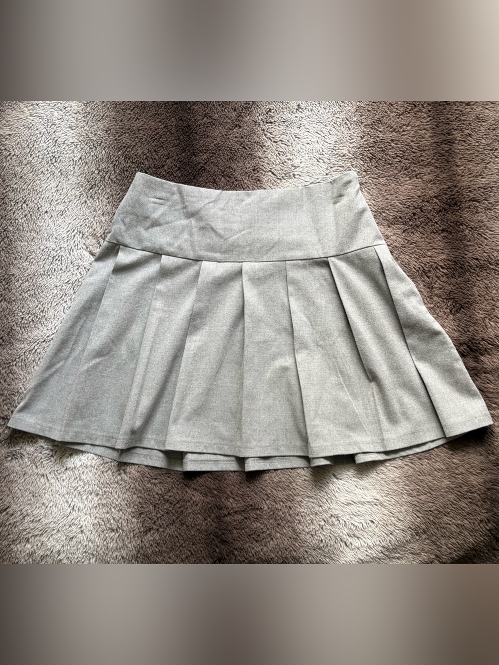 Grey mini skirt